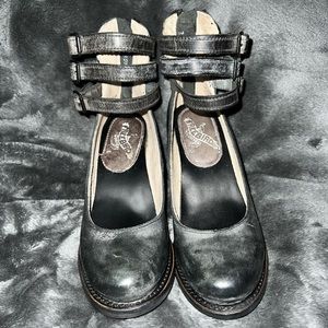 Freebird by Steven charcoal gray black ankle wrap buckle crack zipper size 5